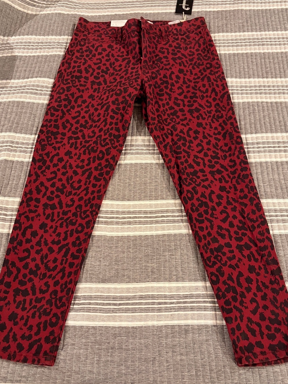 NWT Women’s Size 6 Red Leopard Print Women's Jeans